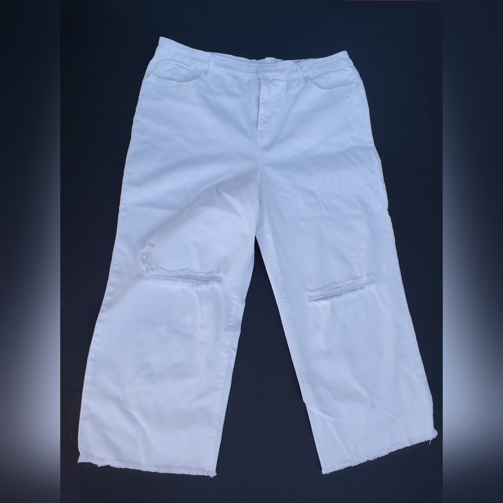 Women's High Rise Wide Leg Crop Jeans - Picture 2 of 8